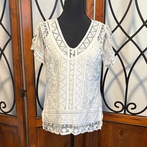 White House Black Market White Embroidered V-Neck Lace Blouse